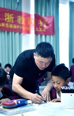 互联网教育趋势给教育教学带来了哪些机遇和挑战，互联网教育面临的机遇与挑战？