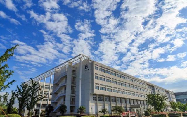 大学生互联网大赛作品案例策划书，大学生互联网大赛作品案例药学？