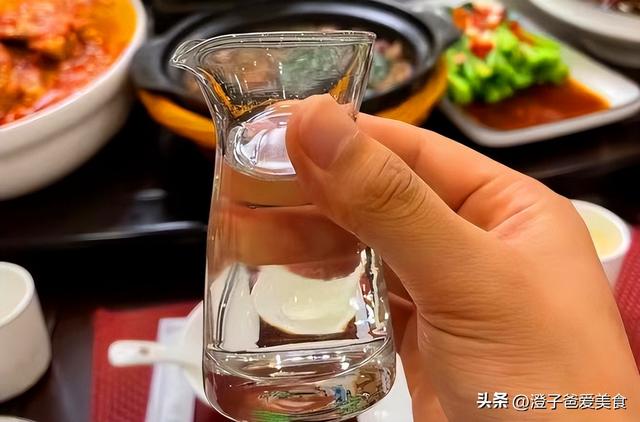 聚会发朋友圈的句子简短幽默，聚会发朋友圈的句子简短精辟？