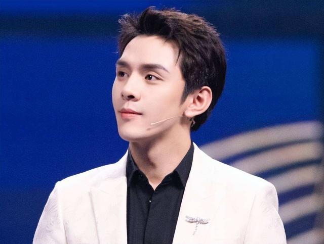 李嘉琪怎么了，李嘉琪是在哪个直播平台？