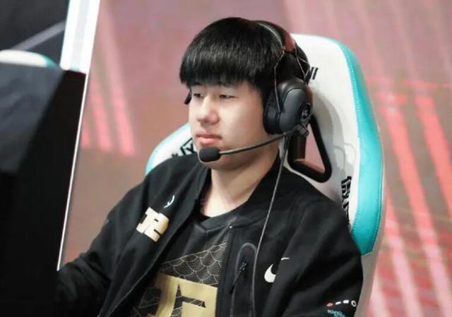 哔哩哔哩uzi直播间，uzi直播间链接？
