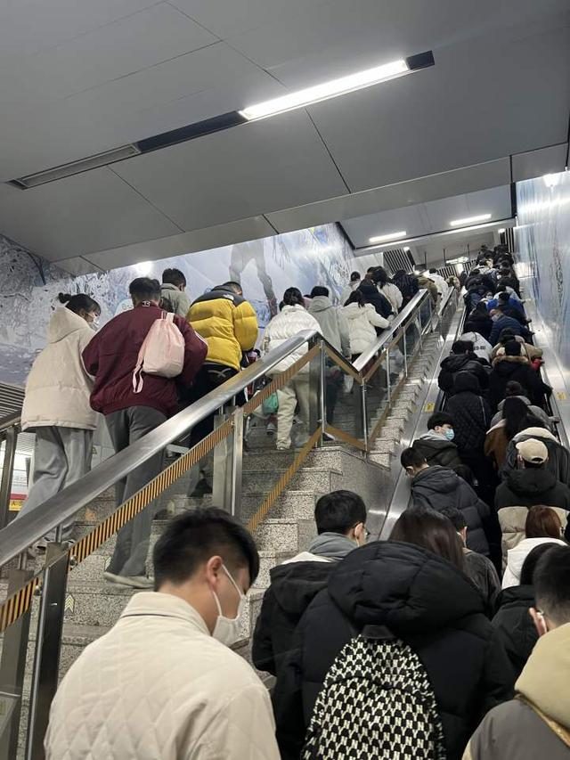 杭州电视台直播12345时间，杭州电视台直播12345回放？
