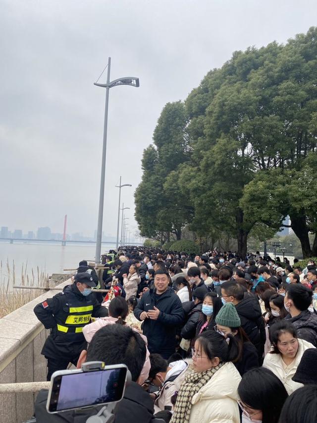杭州电视台直播12345时间，杭州电视台直播12345回放？