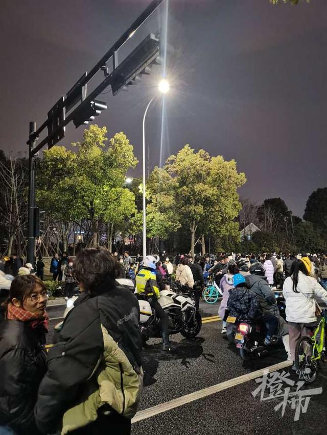 杭州电视台直播12345时间，杭州电视台直播12345回放？